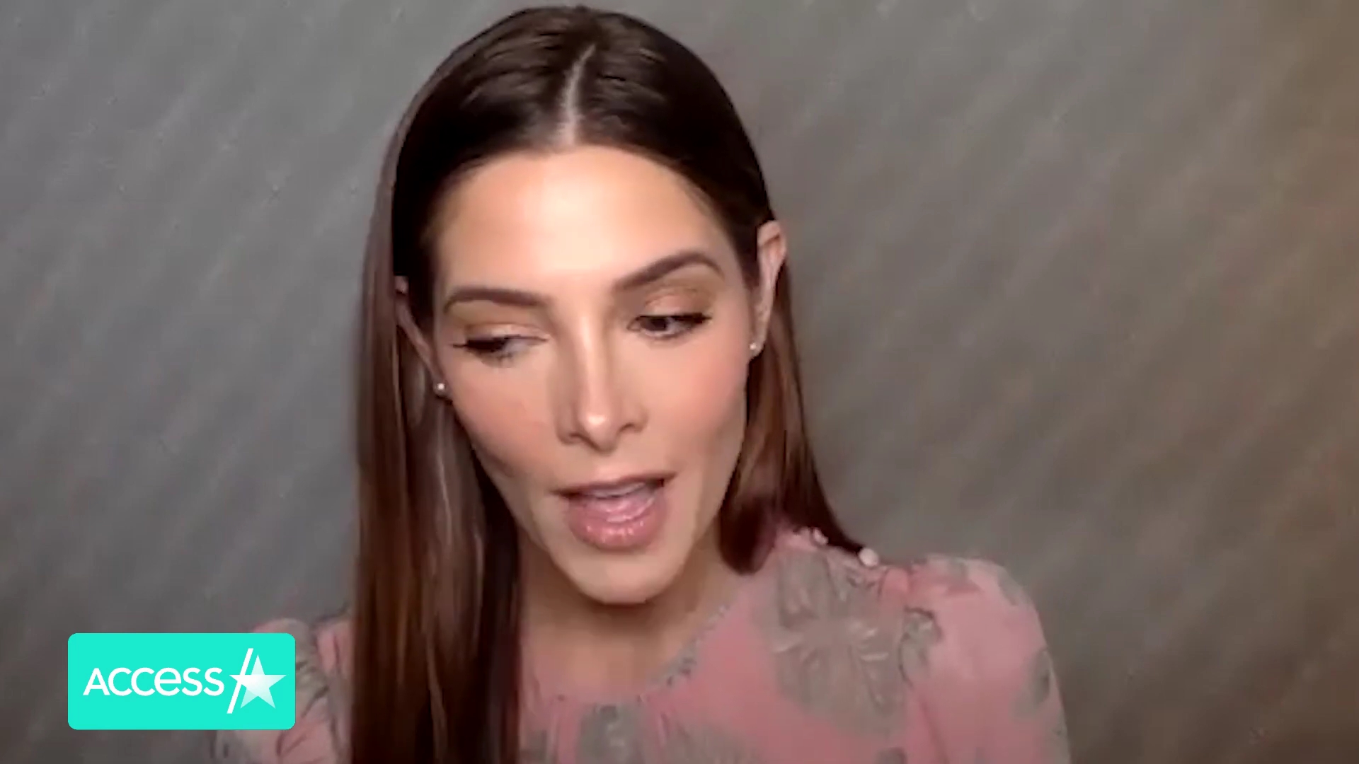 Ashley-Greene-dot-nl_AftermathPressJunket-AccesHollywood0026.jpg