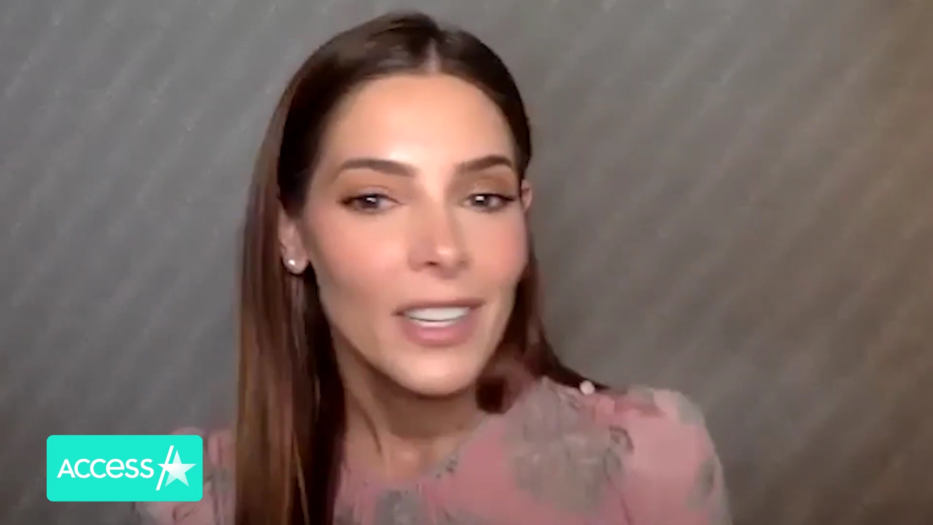 Ashley-Greene-dot-nl_AftermathPressJunket-AccesHollywood0036.jpg