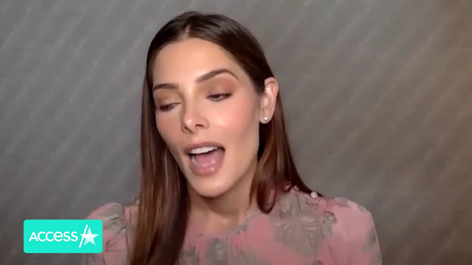 Ashley-Greene-dot-nl_AftermathPressJunket-AccesHollywood0050.jpg