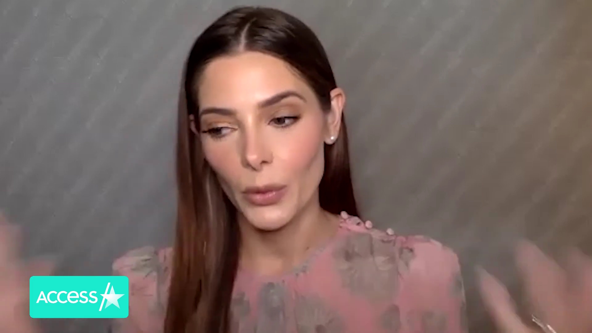 Ashley-Greene-dot-nl_AftermathPressJunket-AccesHollywood0083.jpg