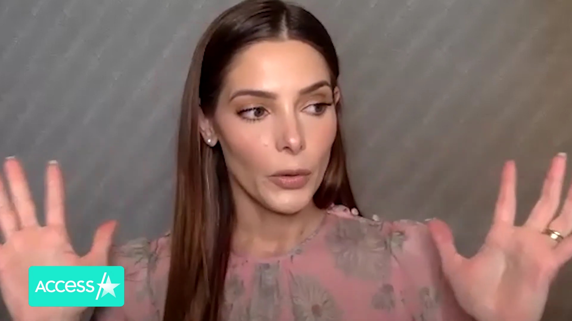 Ashley-Greene-dot-nl_AftermathPressJunket-AccesHollywood0112.jpg