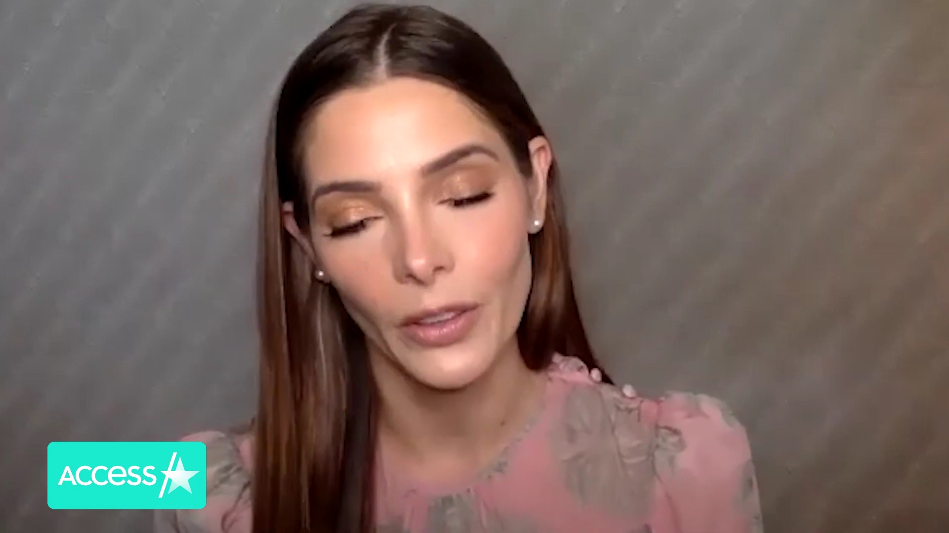 Ashley-Greene-dot-nl_AftermathPressJunket-AccesHollywood0125.jpg
