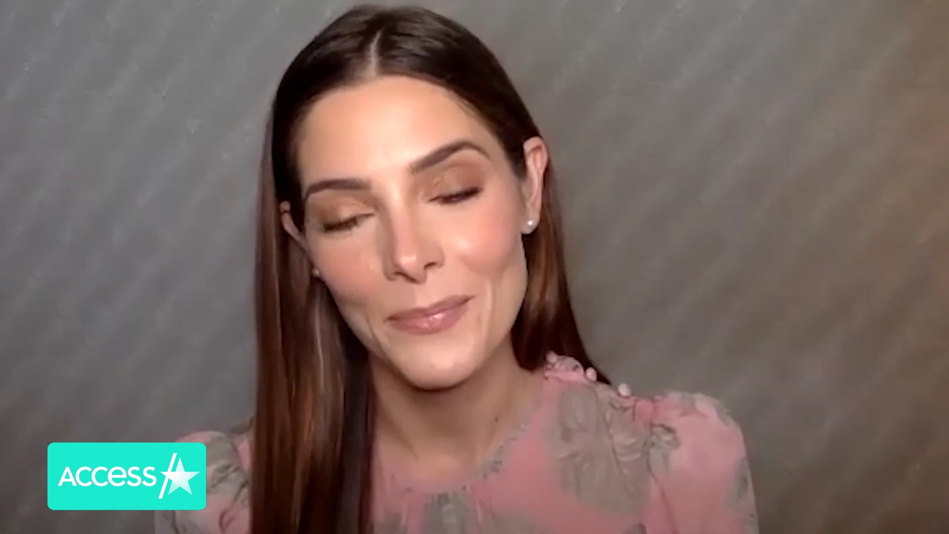 Ashley-Greene-dot-nl_AftermathPressJunket-AccesHollywood0126.jpg