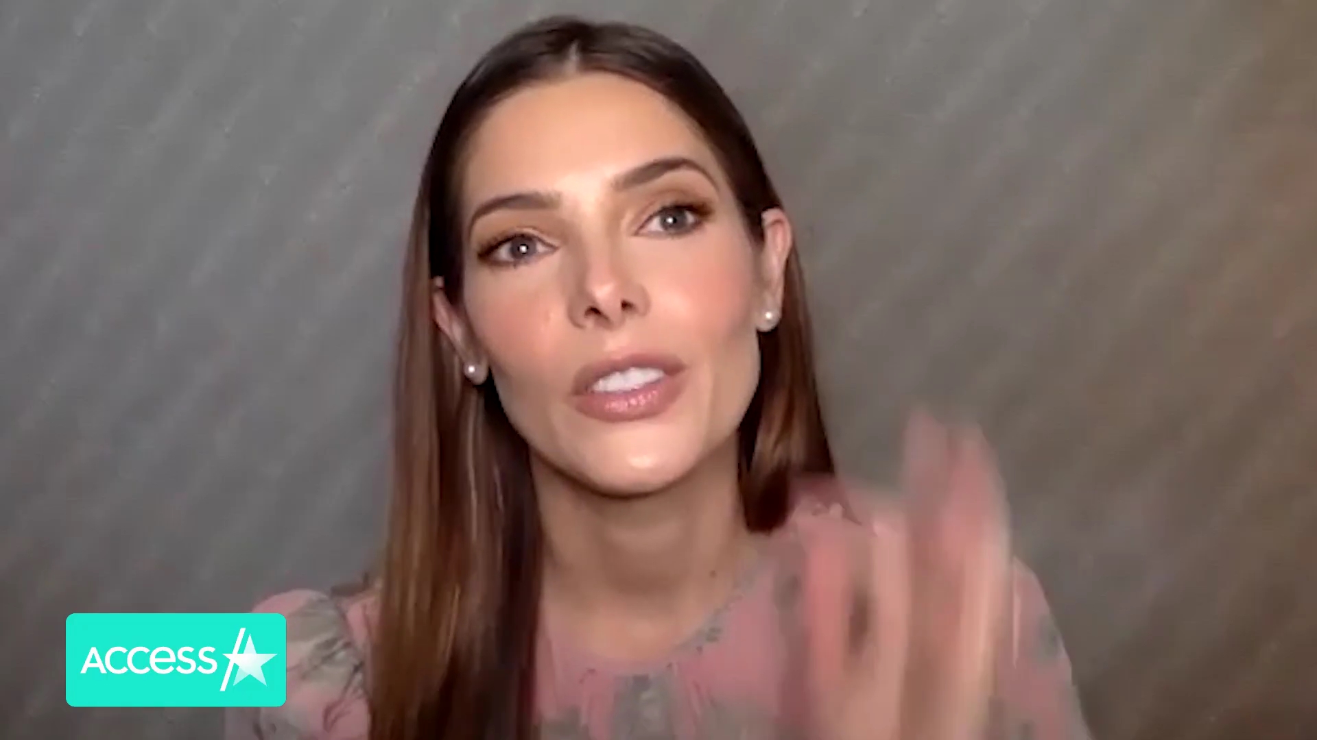 Ashley-Greene-dot-nl_AftermathPressJunket-AccesHollywood0140.jpg