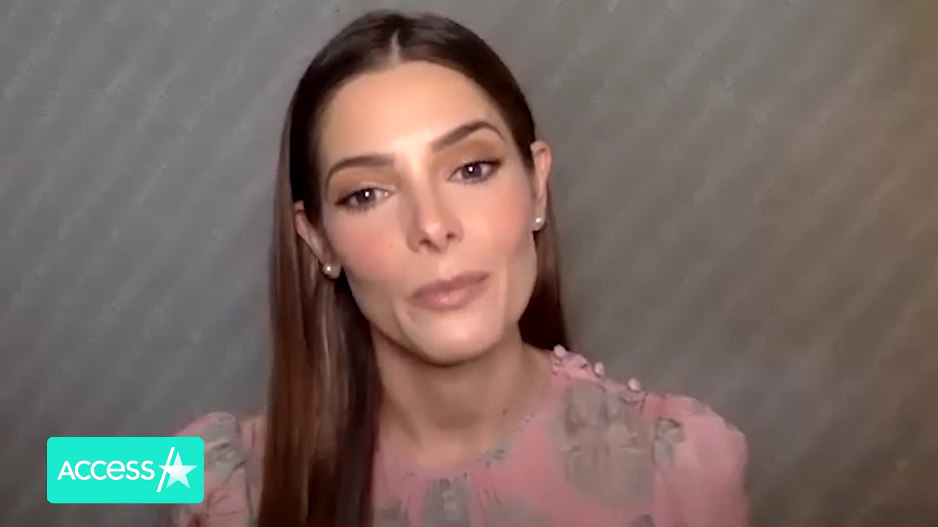 Ashley-Greene-dot-nl_AftermathPressJunket-AccesHollywood0149.jpg
