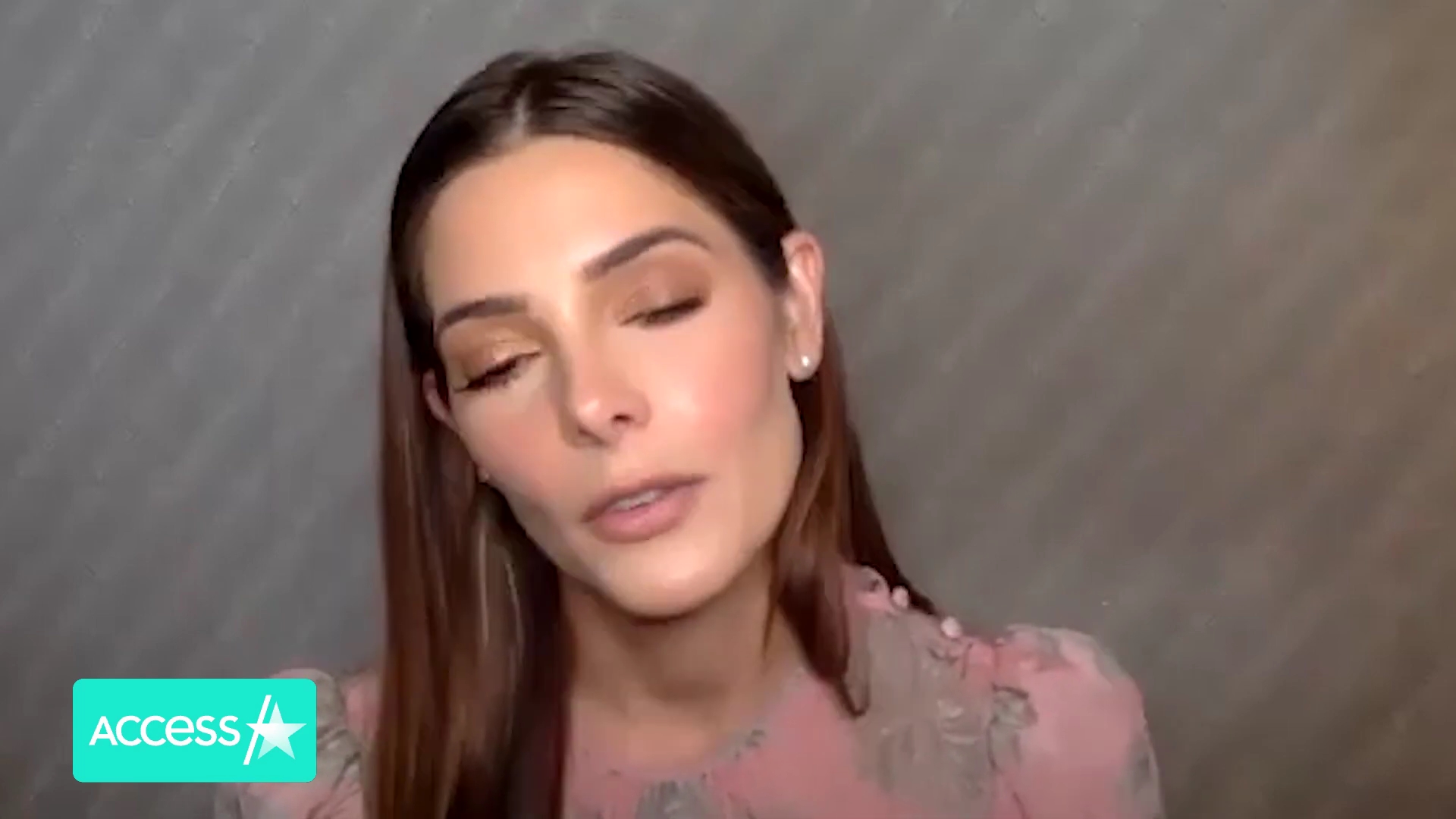 Ashley-Greene-dot-nl_AftermathPressJunket-AccesHollywood0379.jpg