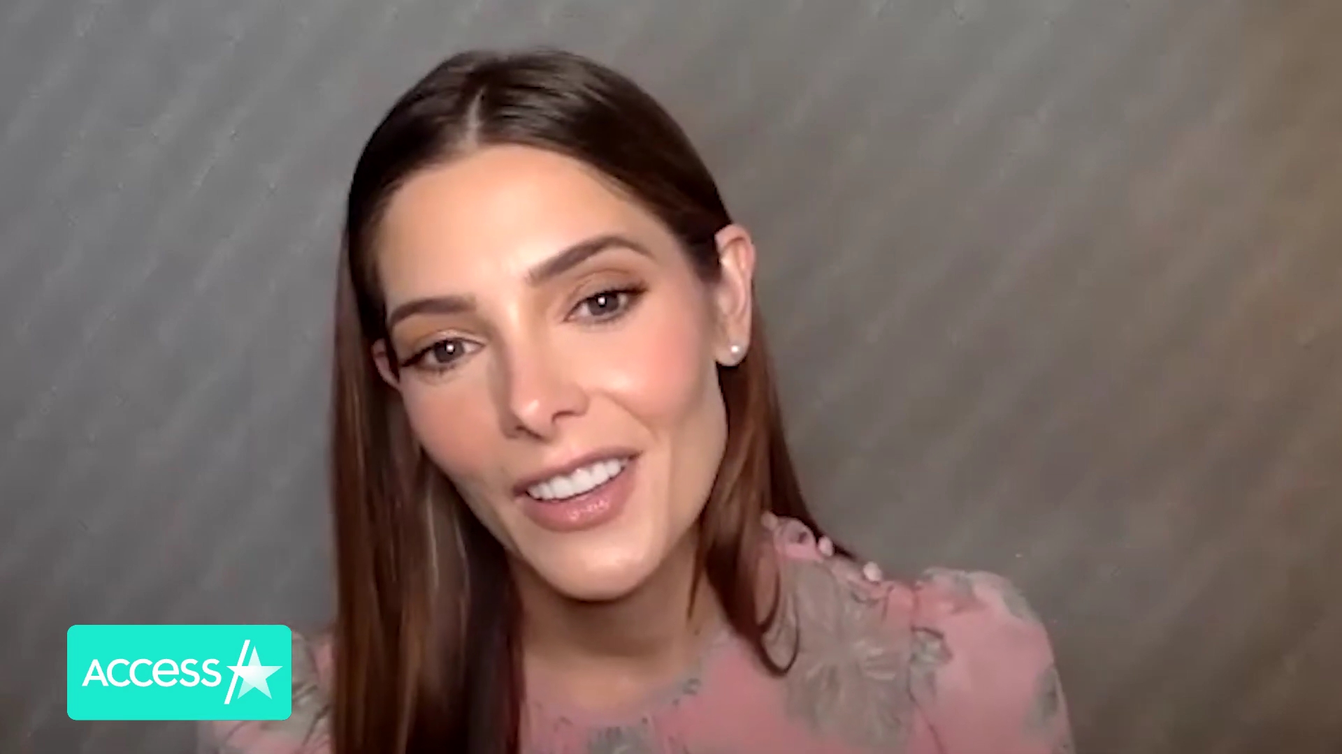 Ashley-Greene-dot-nl_AftermathPressJunket-AccesHollywood0381.jpg