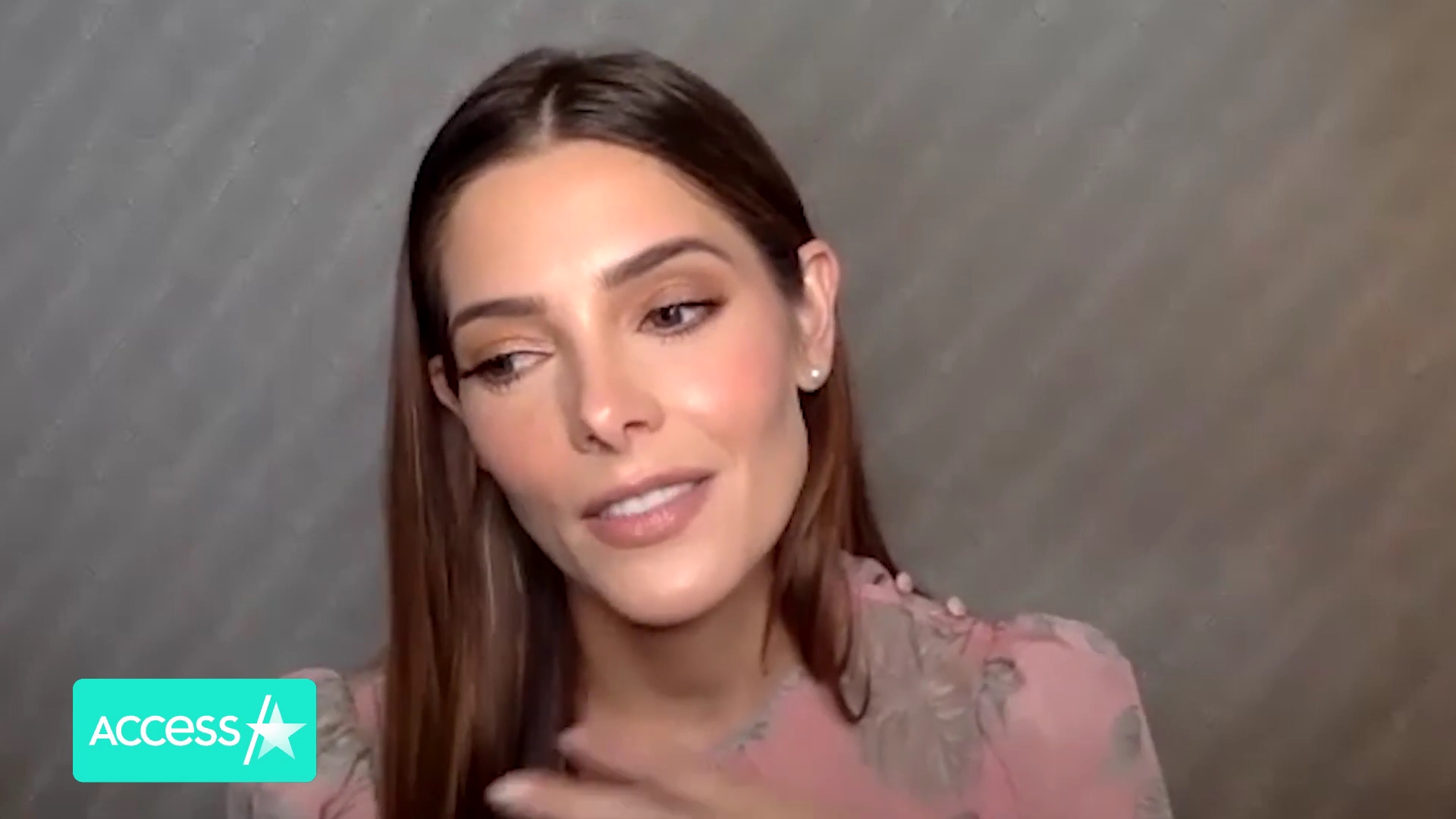 Ashley-Greene-dot-nl_AftermathPressJunket-AccesHollywood0383.jpg