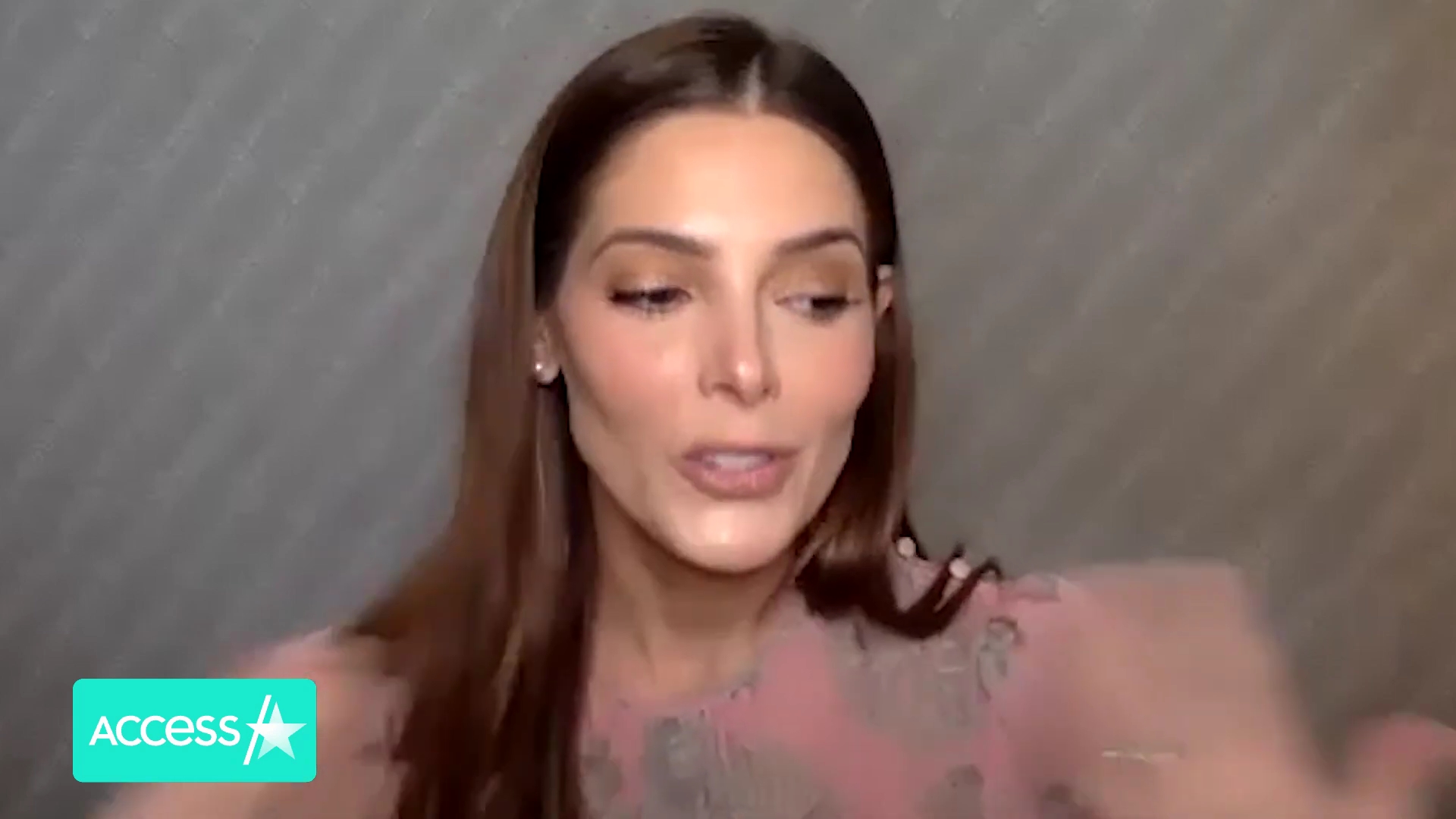 Ashley-Greene-dot-nl_AftermathPressJunket-AccesHollywood0477.jpg