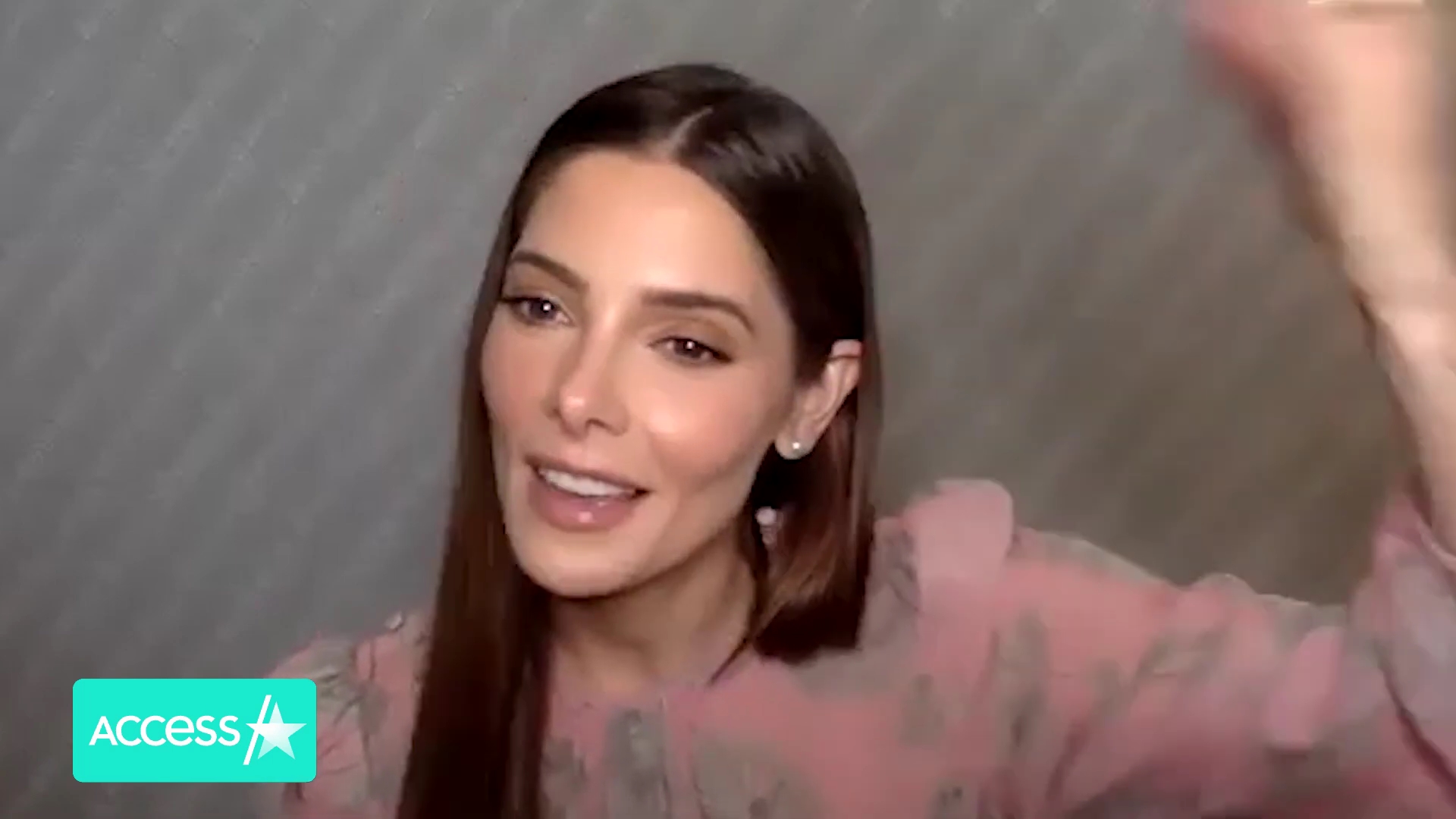 Ashley-Greene-dot-nl_AftermathPressJunket-AccesHollywood0491.jpg