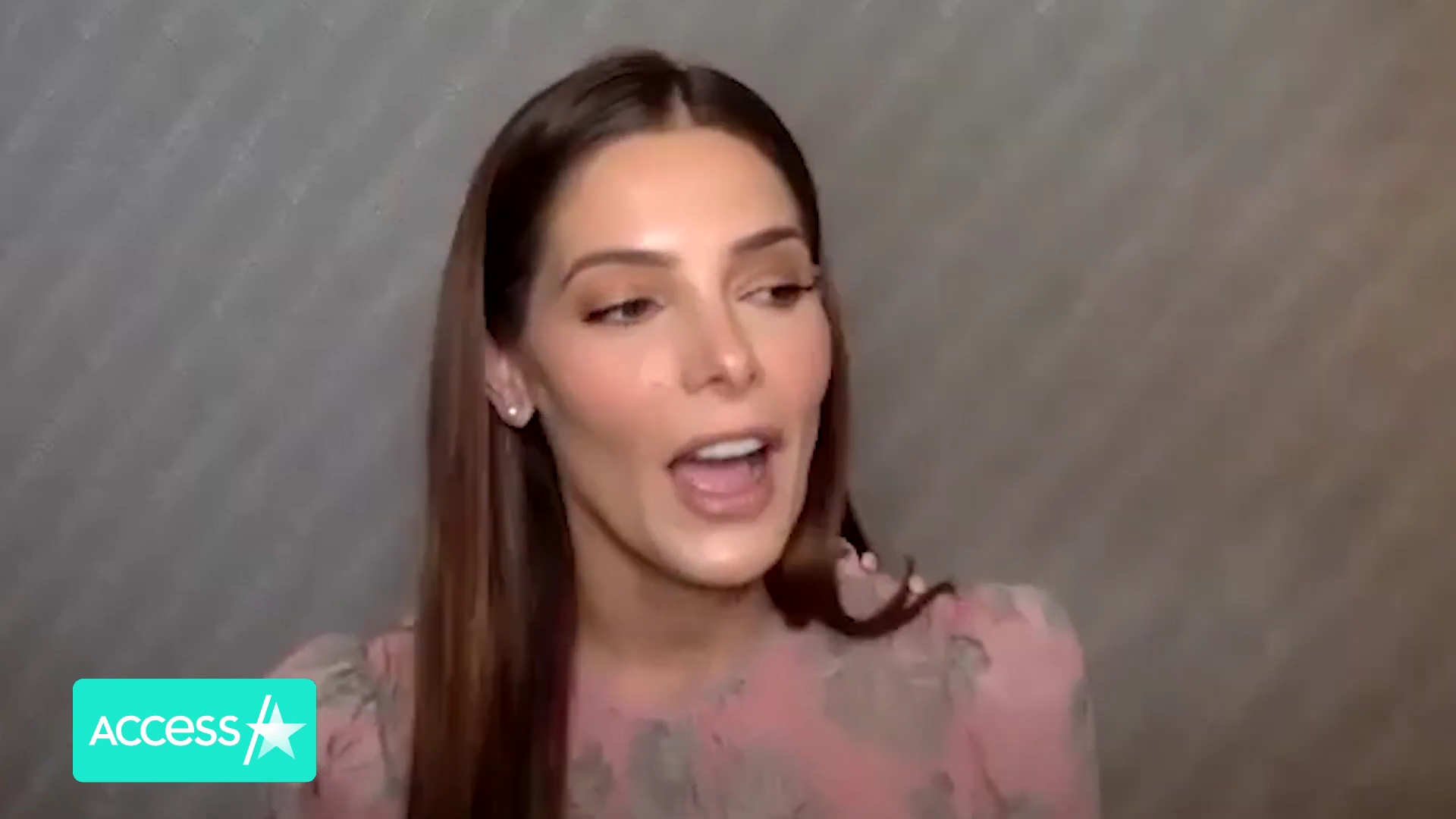 Ashley-Greene-dot-nl_AftermathPressJunket-AccesHollywood0492.jpg
