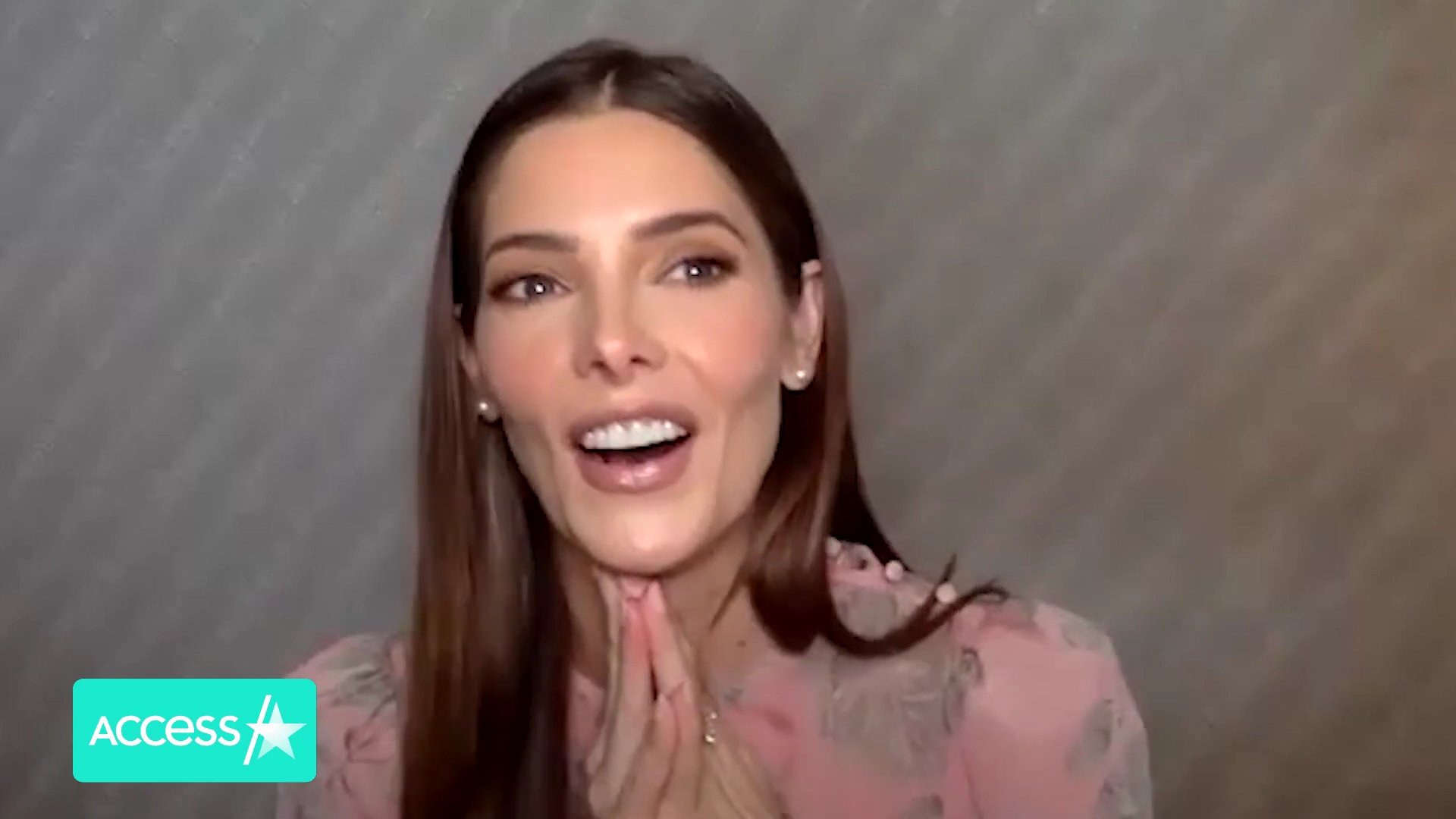 Ashley-Greene-dot-nl_AftermathPressJunket-AccesHollywood0494.jpg