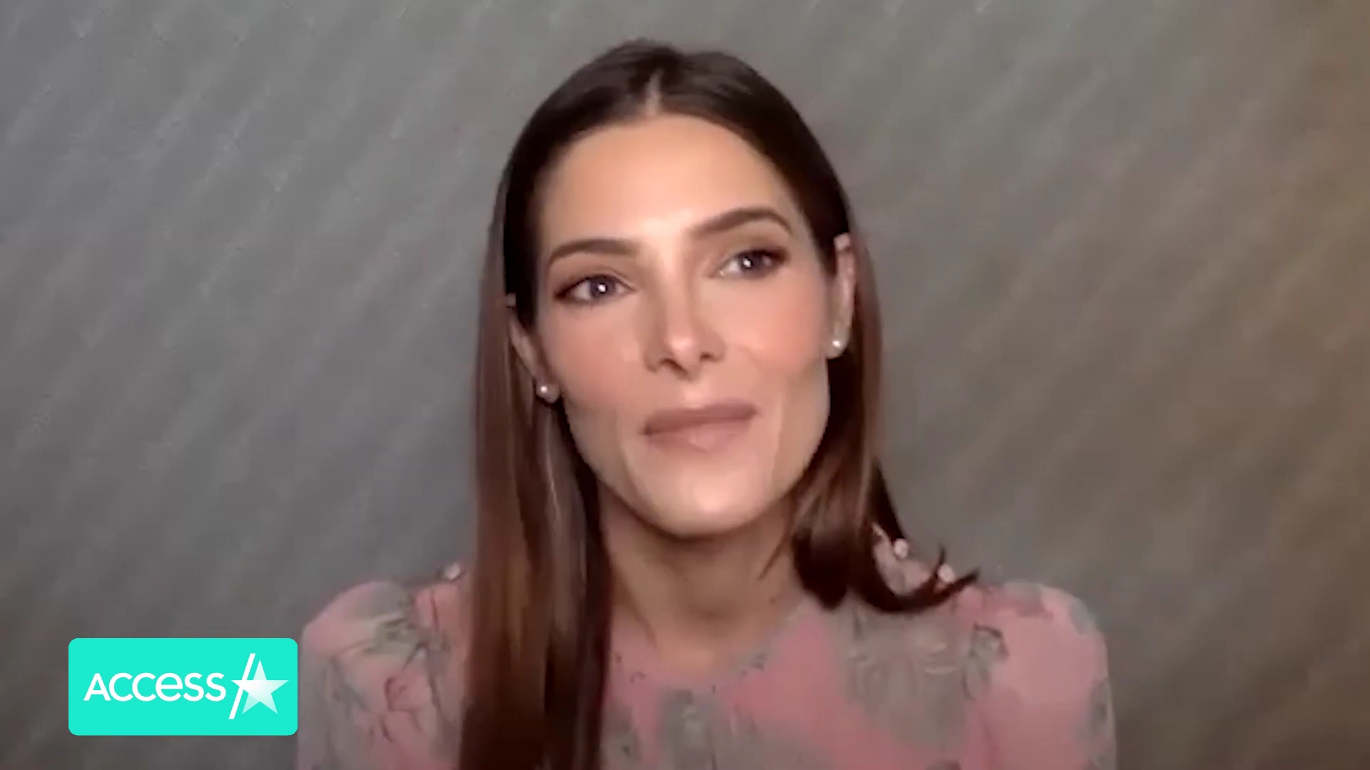 Ashley-Greene-dot-nl_AftermathPressJunket-AccesHollywood0496.jpg