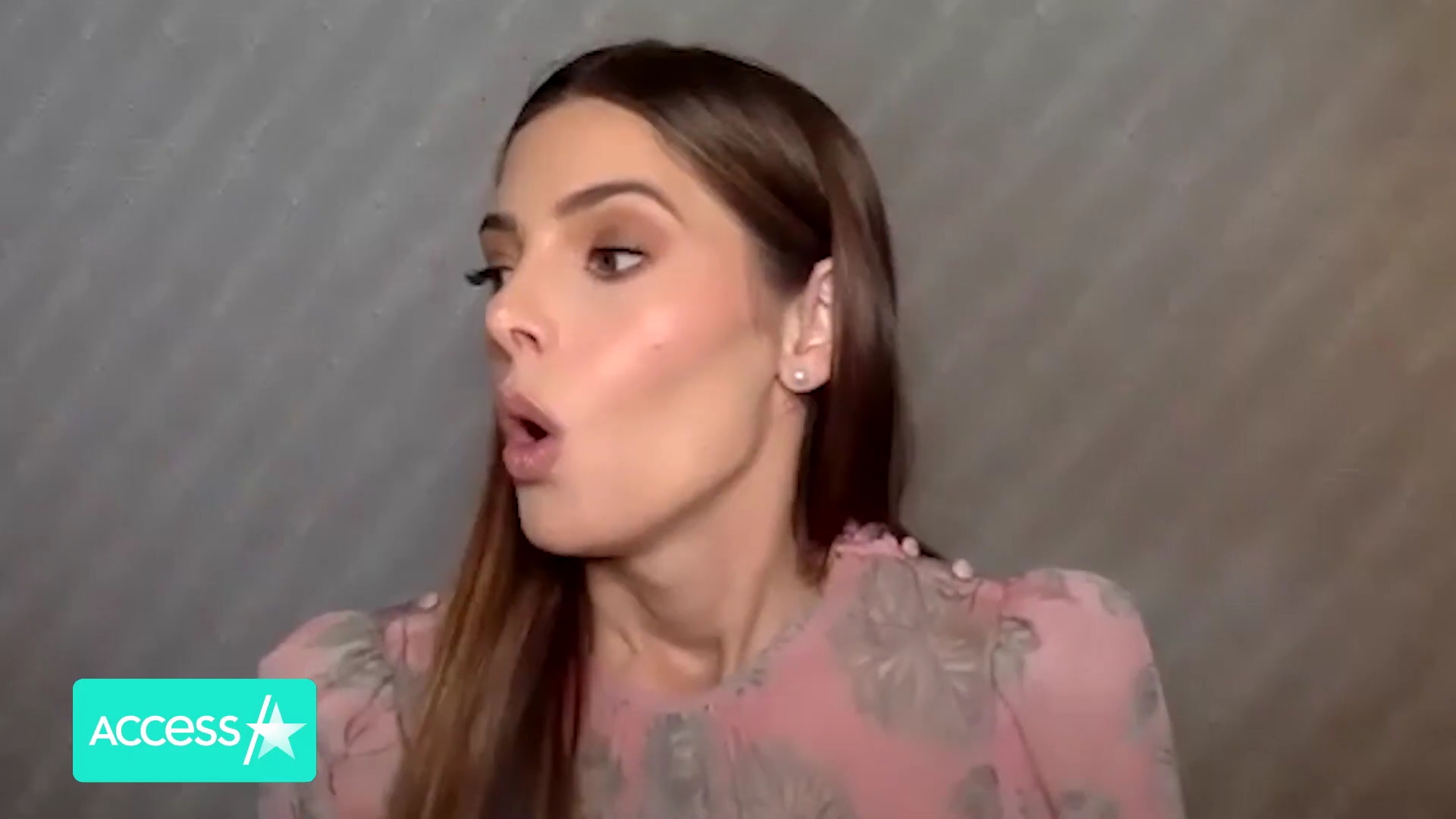 Ashley-Greene-dot-nl_AftermathPressJunket-AccesHollywood0532.jpg