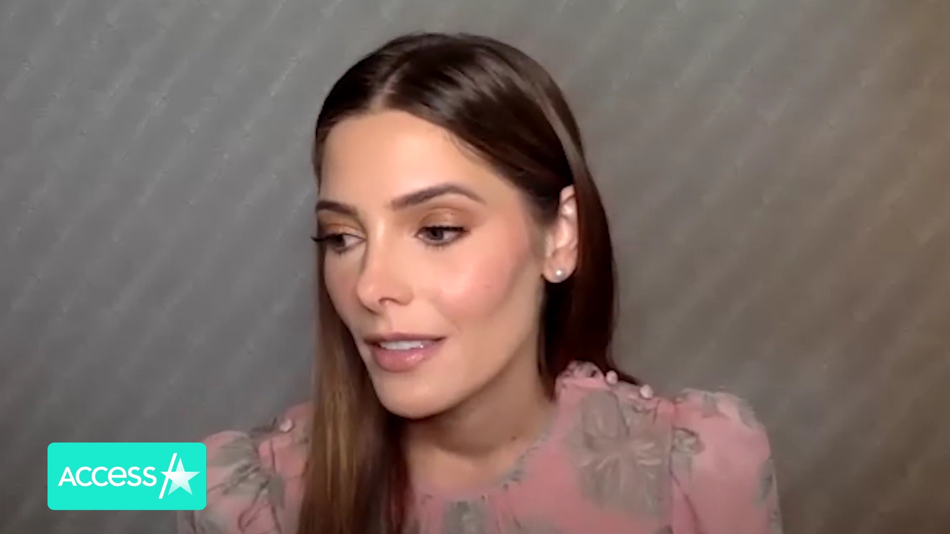 Ashley-Greene-dot-nl_AftermathPressJunket-AccesHollywood0534.jpg