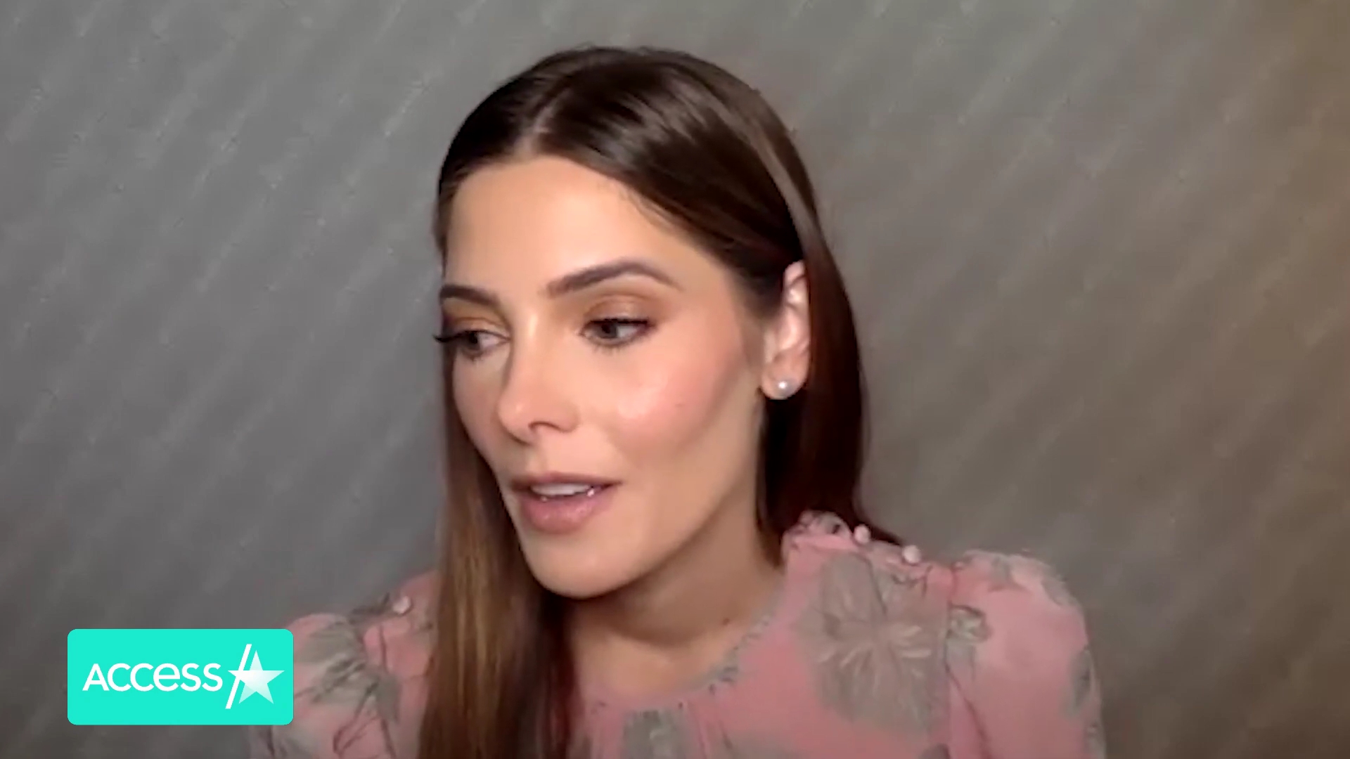 Ashley-Greene-dot-nl_AftermathPressJunket-AccesHollywood0535.jpg