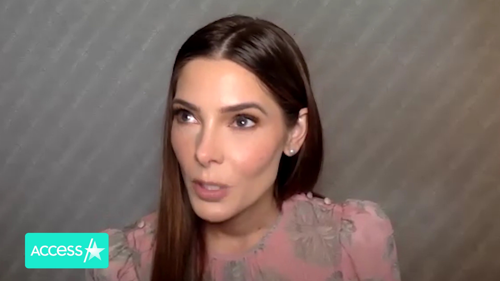 Ashley-Greene-dot-nl_AftermathPressJunket-AccesHollywood0539.jpg