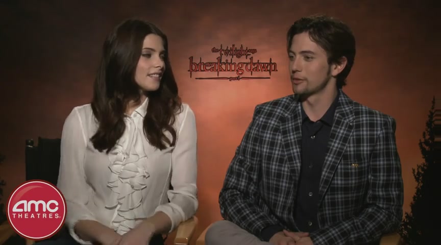 Ashley-Greene-dot-nl_BreakingDawnInterview-AMCTheatres0015.jpg