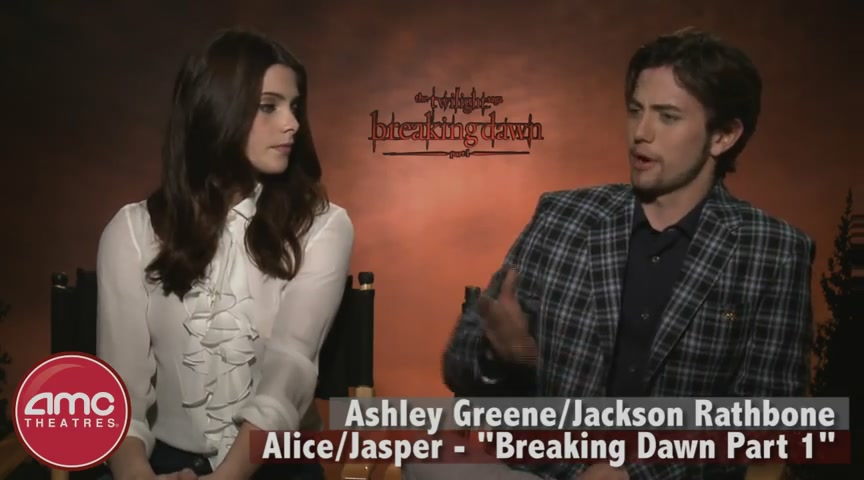 Ashley-Greene-dot-nl_BreakingDawnInterview-AMCTheatres0020.jpg