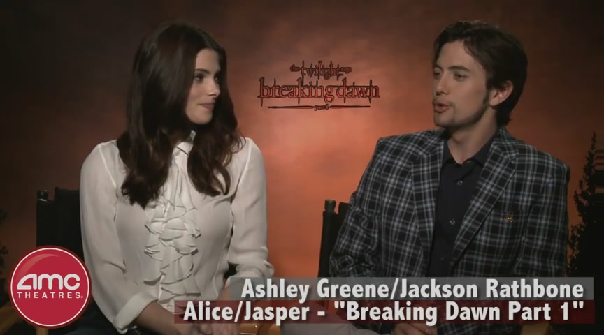 Ashley-Greene-dot-nl_BreakingDawnInterview-AMCTheatres0025.jpg