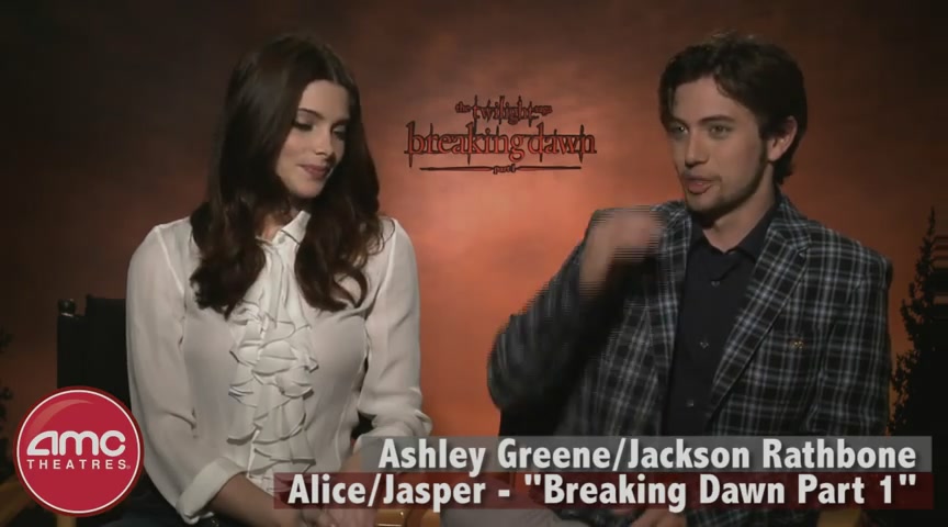 Ashley-Greene-dot-nl_BreakingDawnInterview-AMCTheatres0028.jpg