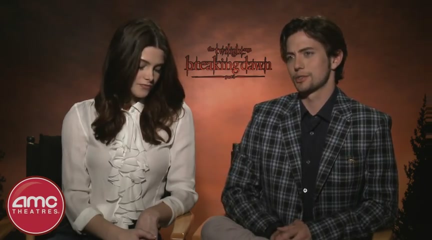 Ashley-Greene-dot-nl_BreakingDawnInterview-AMCTheatres0039.jpg