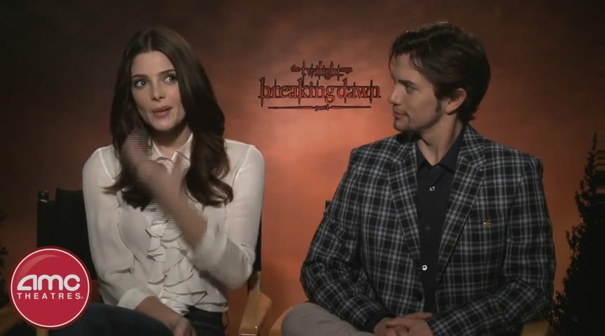 Ashley-Greene-dot-nl_BreakingDawnInterview-AMCTheatres0069.jpg