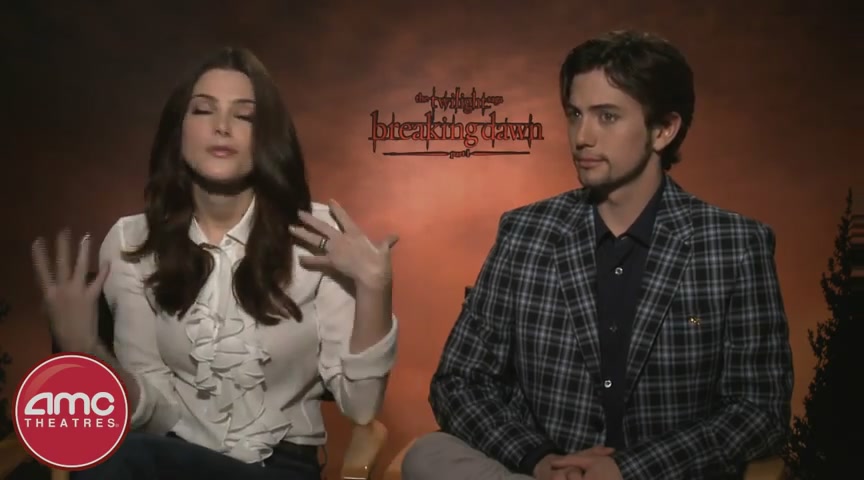 Ashley-Greene-dot-nl_BreakingDawnInterview-AMCTheatres0081.jpg