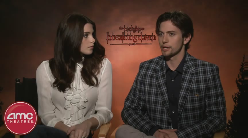 Ashley-Greene-dot-nl_BreakingDawnInterview-AMCTheatres0134.jpg
