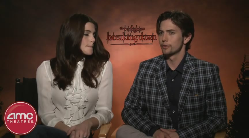 Ashley-Greene-dot-nl_BreakingDawnInterview-AMCTheatres0140.jpg