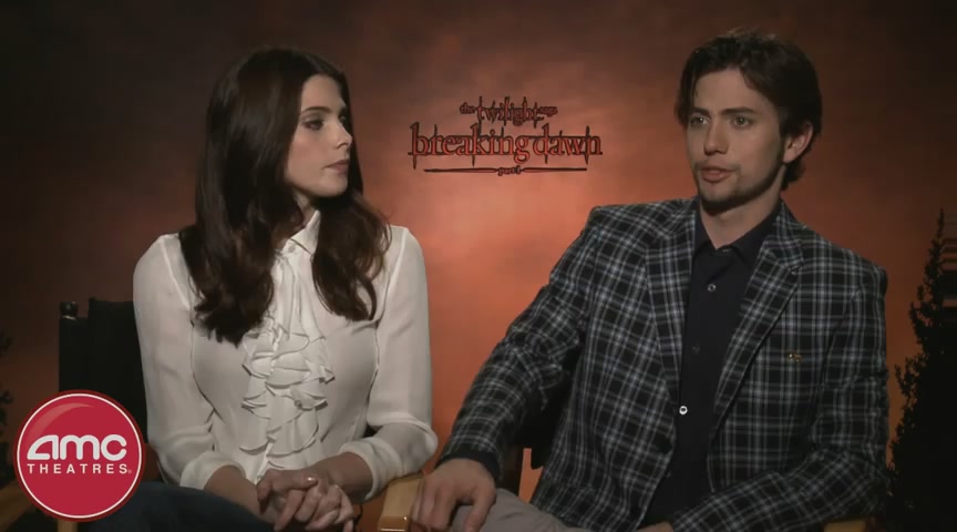 Ashley-Greene-dot-nl_BreakingDawnInterview-AMCTheatres0153.jpg