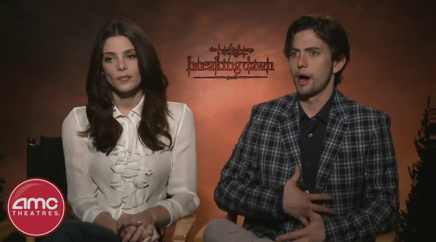 Ashley-Greene-dot-nl_BreakingDawnInterview-AMCTheatres0158.jpg