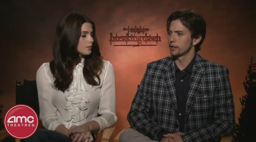 Ashley-Greene-dot-nl_BreakingDawnInterview-AMCTheatres0160.jpg