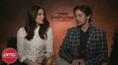 Ashley-Greene-dot-nl_BreakingDawnInterview-AMCTheatres0036.jpg