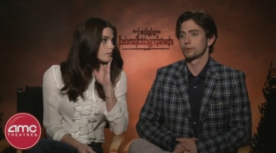 Ashley-Greene-dot-nl_BreakingDawnInterview-AMCTheatres0128.jpg