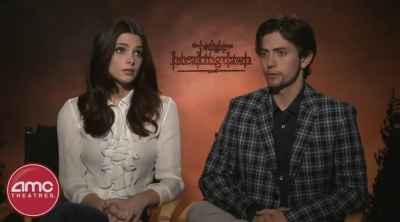 Ashley-Greene-dot-nl_BreakingDawnInterview-AMCTheatres0178.jpg