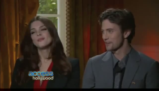 Ashley-Greene-dot-nl_BreakingDawnInterview-AccesHollywood0013.jpg