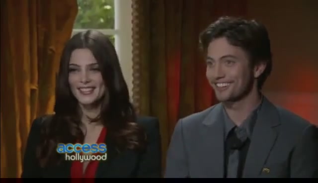 Ashley-Greene-dot-nl_BreakingDawnInterview-AccesHollywood0035.jpg