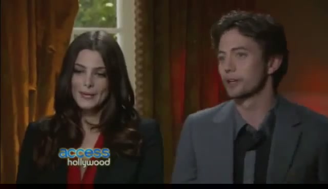 Ashley-Greene-dot-nl_BreakingDawnInterview-AccesHollywood0106.jpg