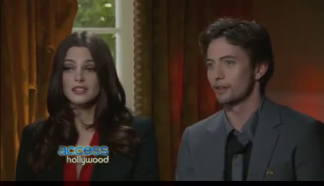 Ashley-Greene-dot-nl_BreakingDawnInterview-AccesHollywood0118.jpg