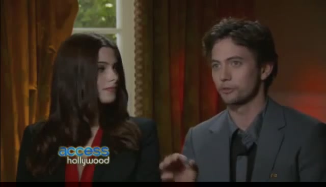 Ashley-Greene-dot-nl_BreakingDawnInterview-AccesHollywood0121.jpg