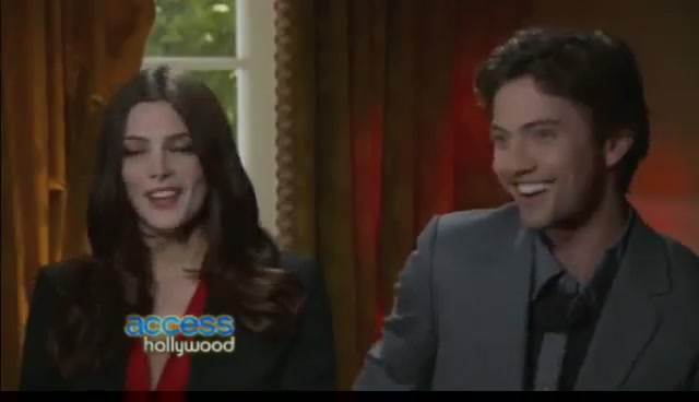 Ashley-Greene-dot-nl_BreakingDawnInterview-AccesHollywood0143.jpg