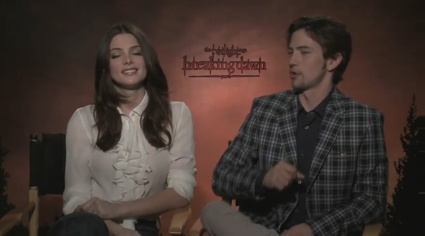 Ashley-Greene-dot-nl_BreakingDawnInterview-BDKreviewscom0013.jpg