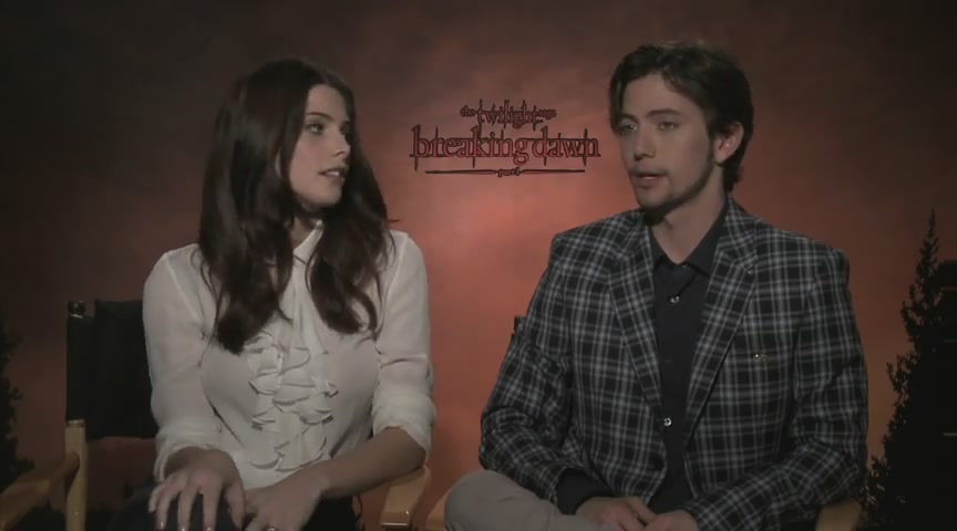 Ashley-Greene-dot-nl_BreakingDawnInterview-BDKreviewscom0017.jpg