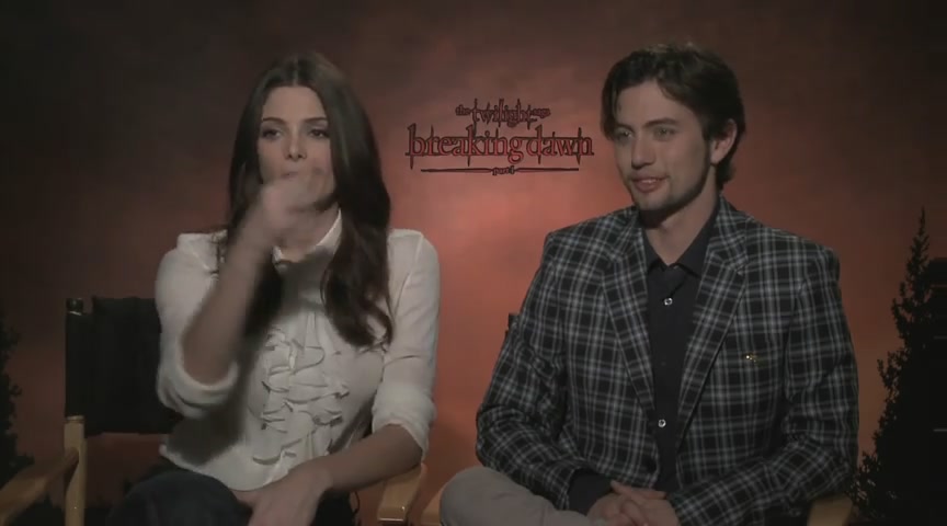 Ashley-Greene-dot-nl_BreakingDawnInterview-BDKreviewscom0026.jpg