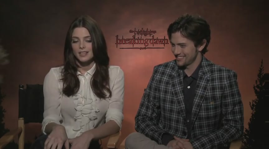 Ashley-Greene-dot-nl_BreakingDawnInterview-BDKreviewscom0028.jpg