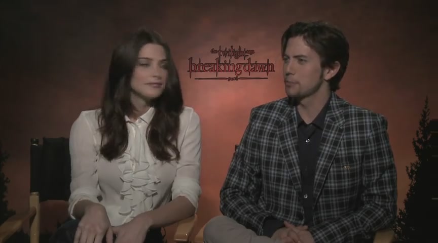 Ashley-Greene-dot-nl_BreakingDawnInterview-BDKreviewscom0029.jpg
