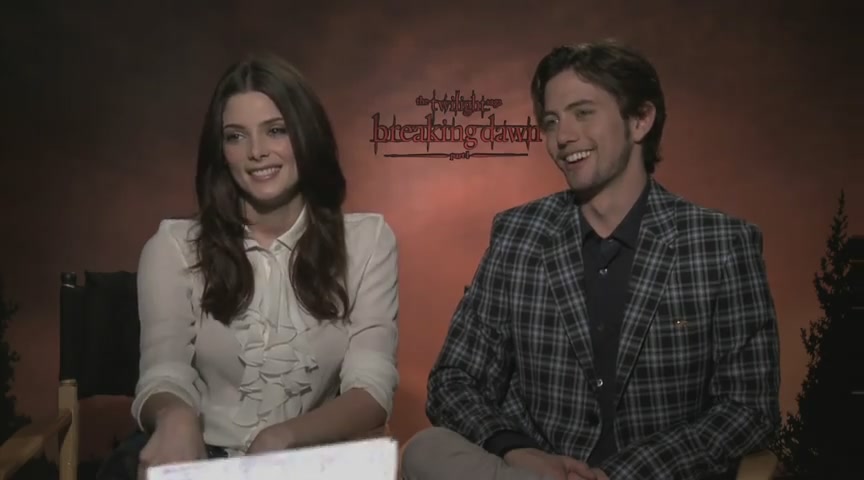 Ashley-Greene-dot-nl_BreakingDawnInterview-BDKreviewscom0038.jpg