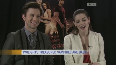 Ashley-Greene-dot-nl_BreakingDawnInterview-CTVca0271.jpg