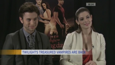 Ashley-Greene-dot-nl_BreakingDawnInterview-CTVca0317.jpg